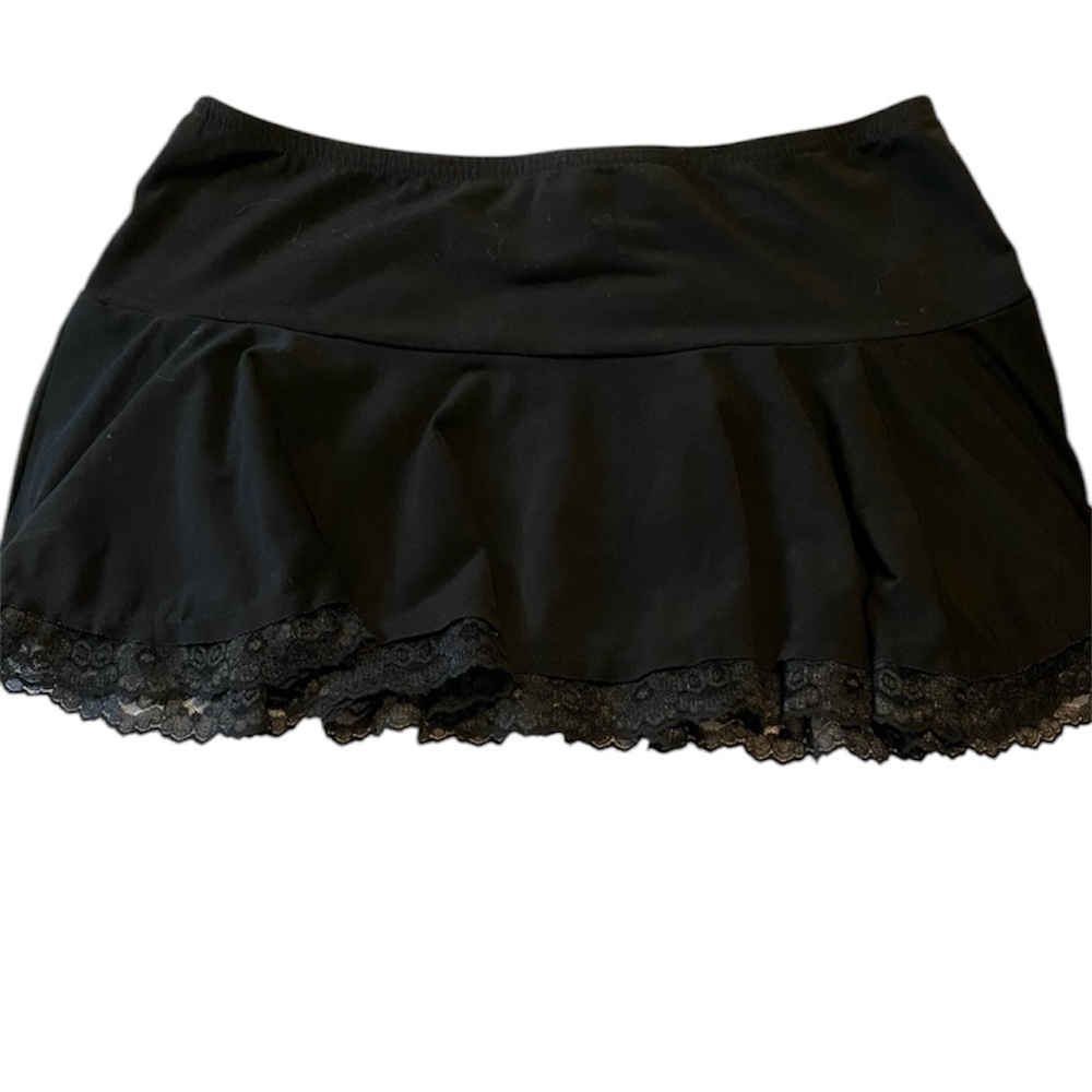 Black mini skirt with lace